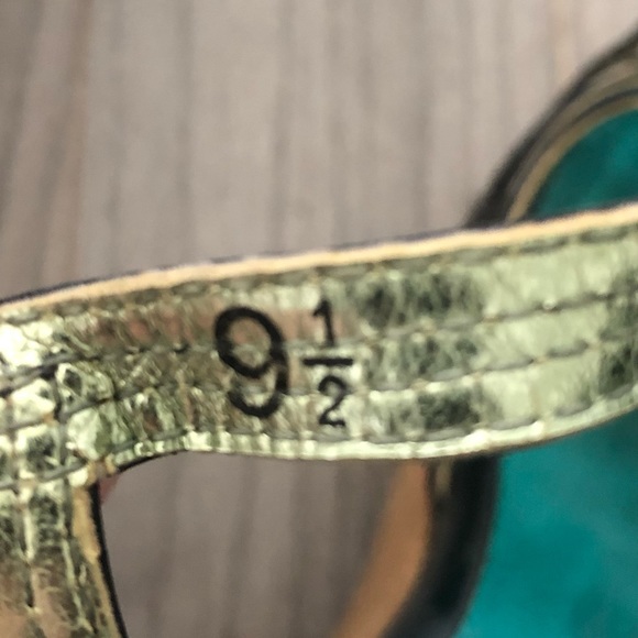 Seychelles Wedges (9.5) - Picture 2 of 2